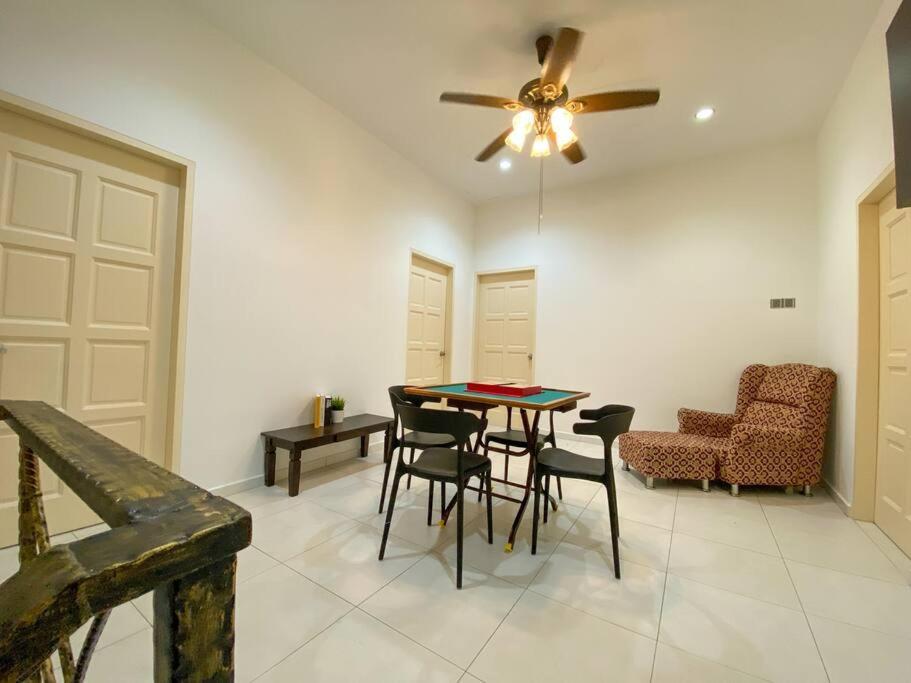 Teluk Cempedak Semi-D House 19Pax By Iconique Villa Kuantan Exterior photo
